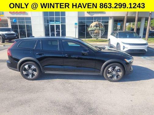 2023 Volvo V60 Cross Country B5 Plus