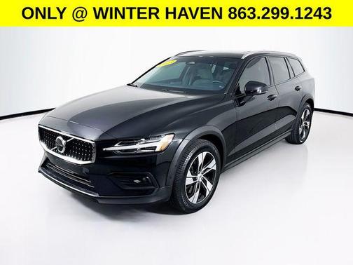 2023 Volvo V60 Cross Country B5 Plus