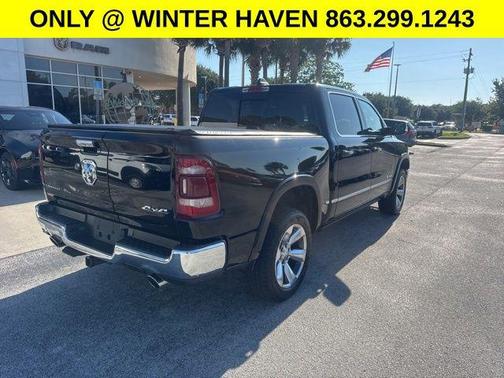 Diamond Black Crystal Pearlcoat 2021 RAM 1500 Limited