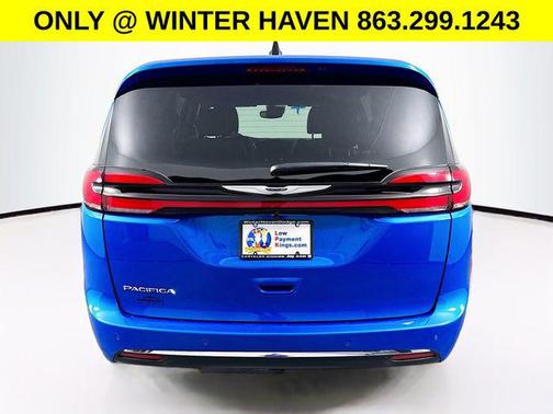 Hydro Blue Pearlcoat 2026 Chrysler Pacifica L