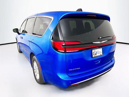 Hydro Blue Pearlcoat 2026 Chrysler Pacifica L