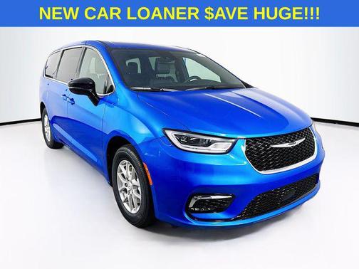 Hydro Blue Pearlcoat 2026 Chrysler Pacifica L