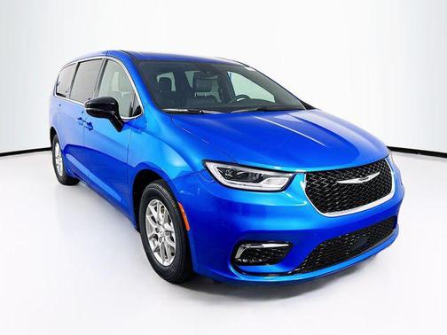 Hydro Blue Pearlcoat 2026 Chrysler Pacifica L