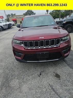 2025 Jeep Grand Cherokee Laredo