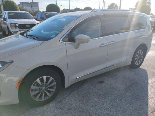 2020 Chrysler Pacifica Touring-L Plus