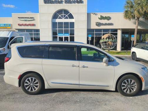 2020 Chrysler Pacifica Touring-L Plus