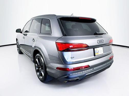 2025 Audi Q7 55 Premium Plus
