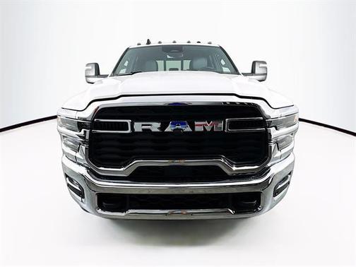 2025 RAM 3500 Tradesman Crew Cab 4x4 8' Box