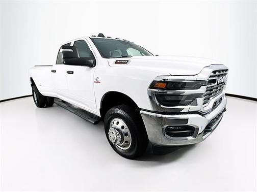 2025 RAM 3500 Tradesman Crew Cab 4x4 8' Box