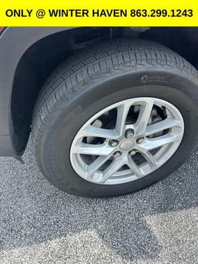 Velvet Red Pearlcoat 2023 Jeep Grand Cherokee Laredo