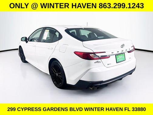 Ice Cap 2025 Toyota Camry SE