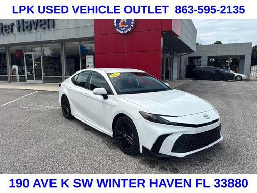 Ice Cap 2025 Toyota Camry SE