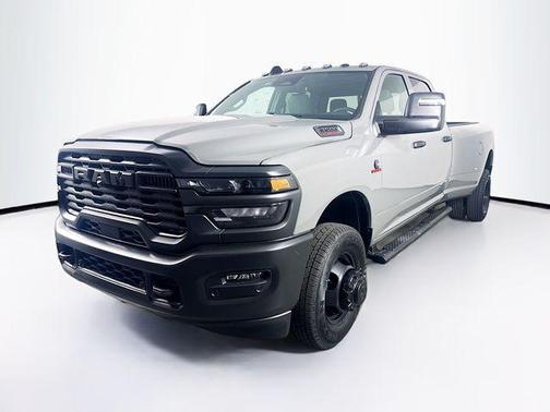 Ceramic Gray Clearcoat 2026 RAM 3500 Tradesman Crew Cab 4x4 8' Box