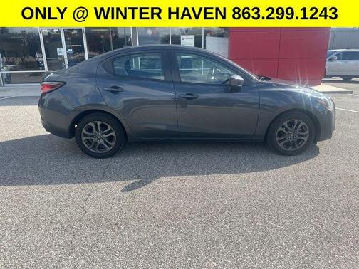 2019 Toyota Yaris Sedan LE