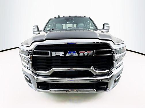 2025 RAM 3500 Tradesman Crew Cab 4x4 8' Box