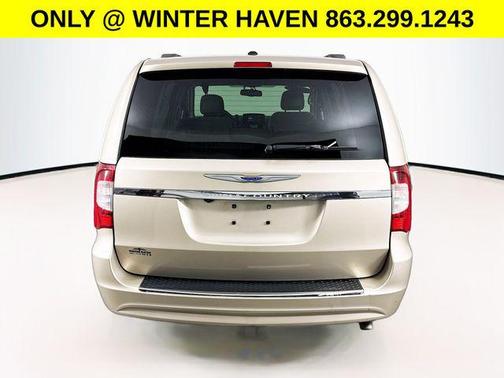 2016 Chrysler Town & Country Touring