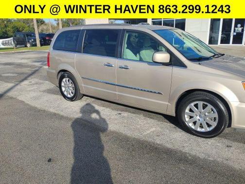 2016 Chrysler Town & Country Touring