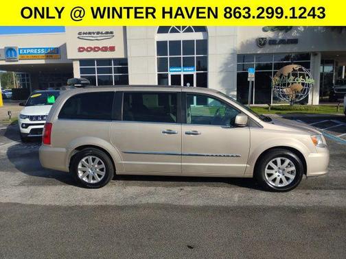 2016 Chrysler Town & Country Touring