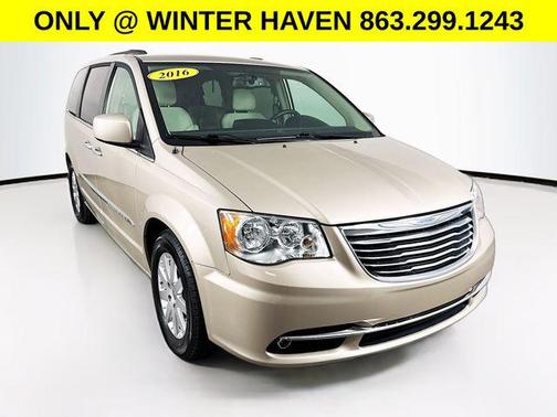 2016 Chrysler Town & Country Touring