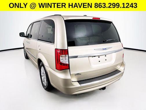 2016 Chrysler Town & Country Touring