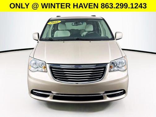 2016 Chrysler Town & Country Touring