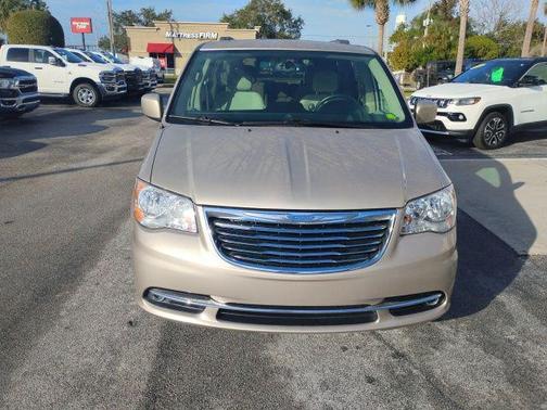 2016 Chrysler Town & Country Touring