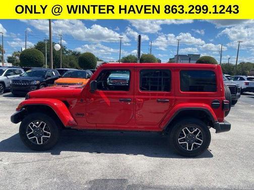 Firecracker Red Clearcoat 2025 Jeep Wrangler 4-Door Sahara 4x4