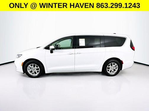 Bright White Clearcoat 2023 Chrysler Pacifica Touring L