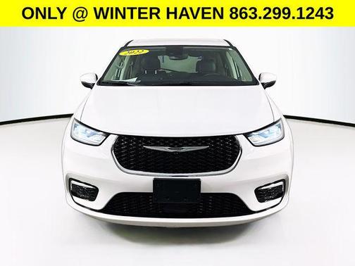 Bright White Clearcoat 2023 Chrysler Pacifica Touring L