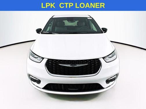 2025 Chrysler Pacifica L