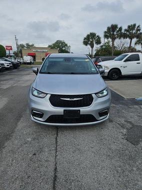 Silver Mist Clearcoat 2023 Chrysler Pacifica Touring L