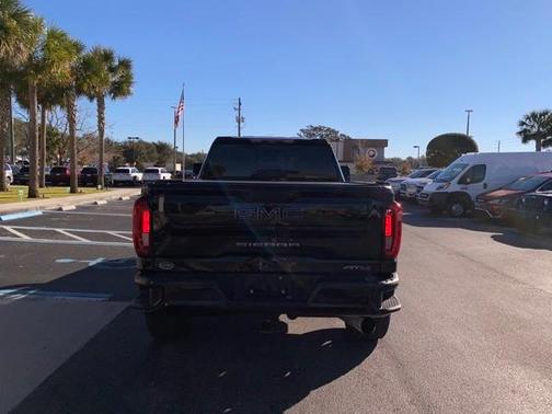 Photo 5 of 8 of 2020 GMC Sierra 2500 AT4