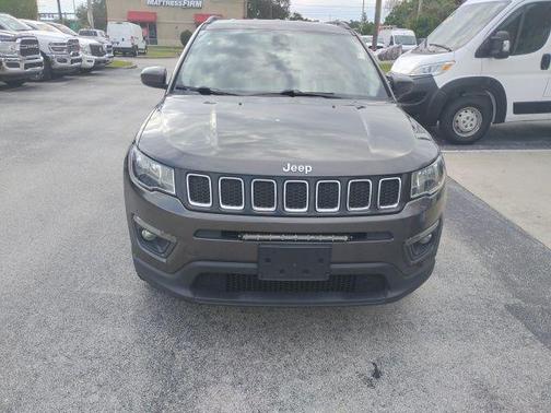 Granite Crystal Metallic Clearcoat 2020 Jeep Compass Latitude
