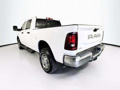 2025 RAM 2500 Tradesman Crew Cab 4x4 6'4' Box