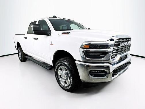 2025 RAM 2500 Tradesman Crew Cab 4x4 6'4' Box
