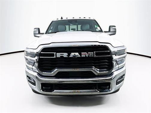 2025 RAM 2500 Tradesman Crew Cab 4x4 6'4' Box