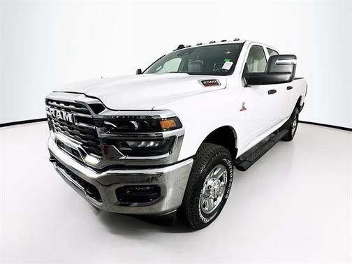 2025 RAM 2500 Tradesman Crew Cab 4x4 6'4' Box