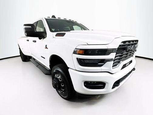 2025 RAM 3500 Big Horn Crew Cab 4x4 8' Box