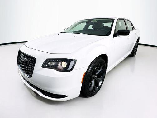 2023 Chrysler 300 Touring