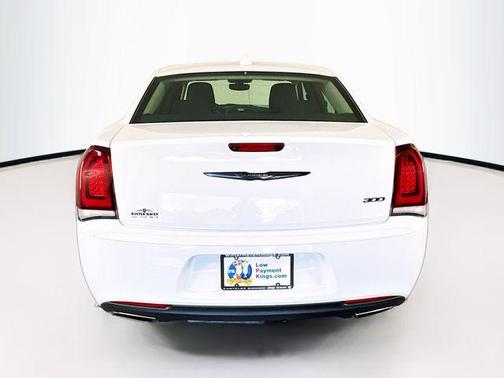 2023 Chrysler 300 Touring