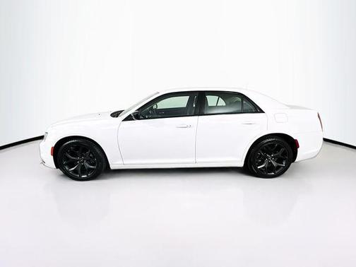 2023 Chrysler 300 Touring