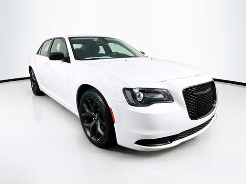 2023 Chrysler 300 Touring