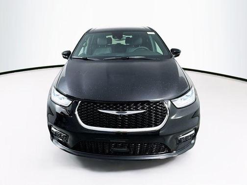 2025 Chrysler Pacifica L