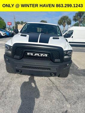 Bright White Clearcoat 2019 RAM 1500 SLT