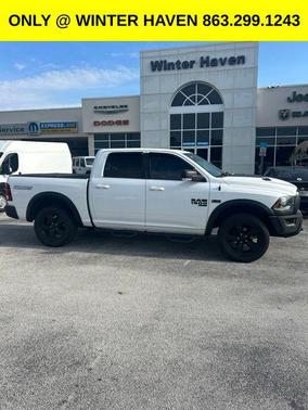 Bright White Clearcoat 2019 RAM 1500 SLT