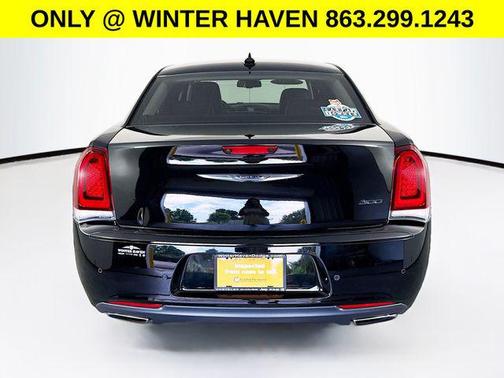 2022 Chrysler 300 Touring