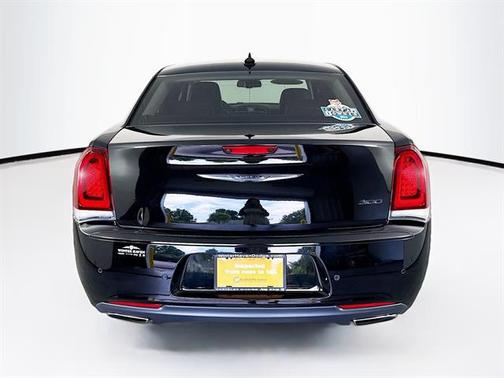 2022 Chrysler 300 Touring