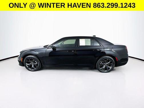 2022 Chrysler 300 Touring