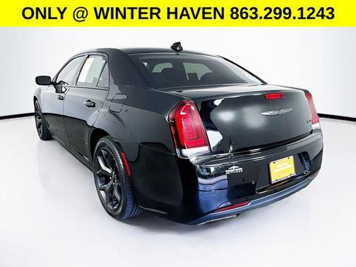 2022 Chrysler 300 Touring