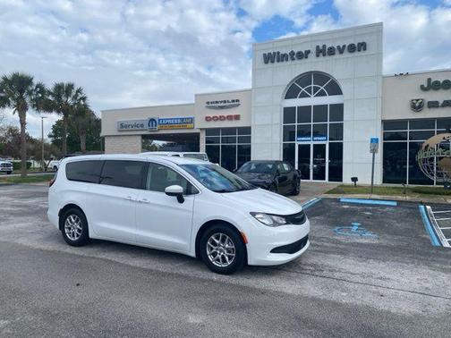 2023 Chrysler Voyager LX
